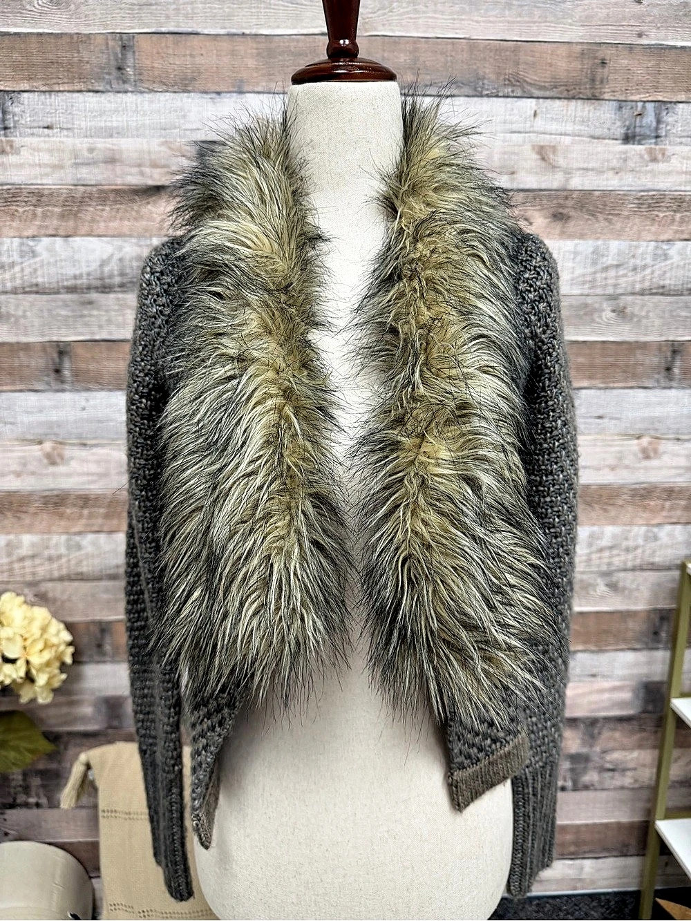 John & Jenn grey/brown knit cardigan sweater w/ faux fur collar